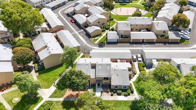 Building Photo - 4252 Comet Cir