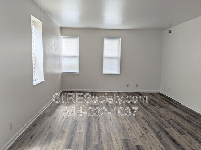 Building Photo - 2707 Russell Blvd