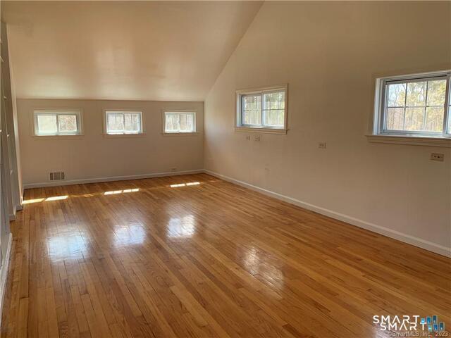 Building Photo - 18 Platts Hill Rd