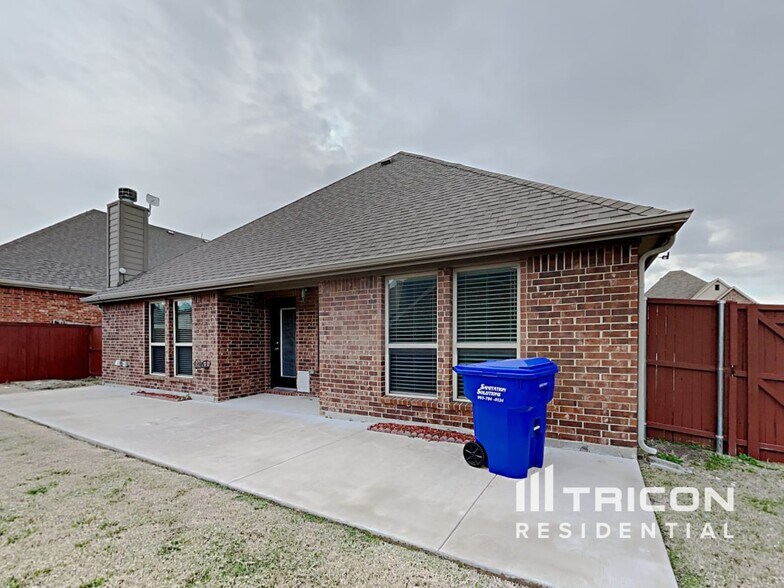 Building Photo - 2525 Sabine Cir