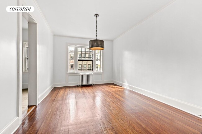 Building Photo - 614 3rd St