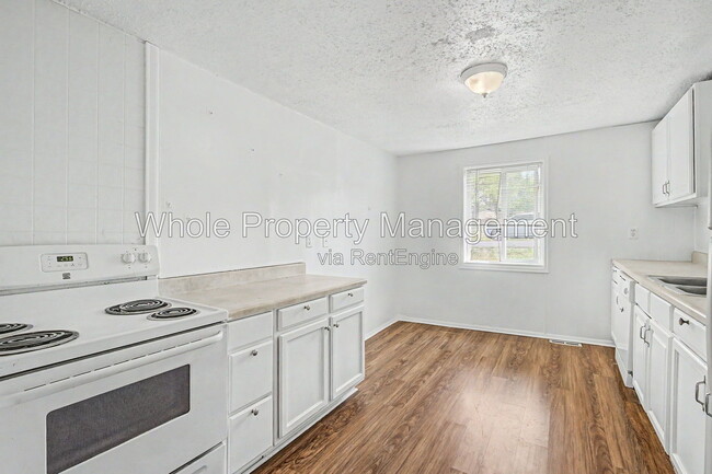 Building Photo - 5606 W 17th Ave