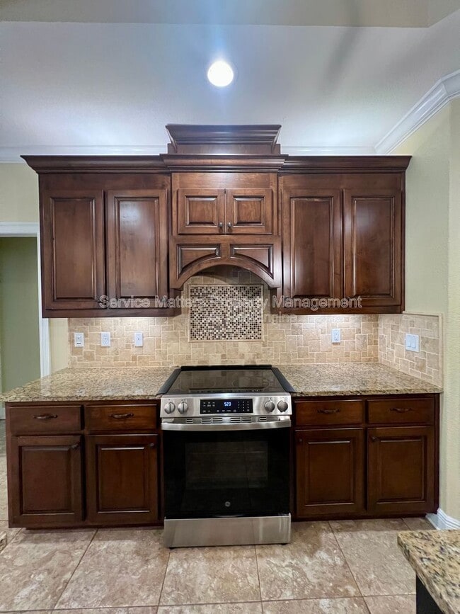 Building Photo - 2926 Greystone Dr