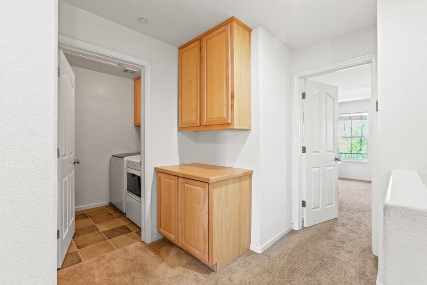 Building Photo - 507 Dante Cir