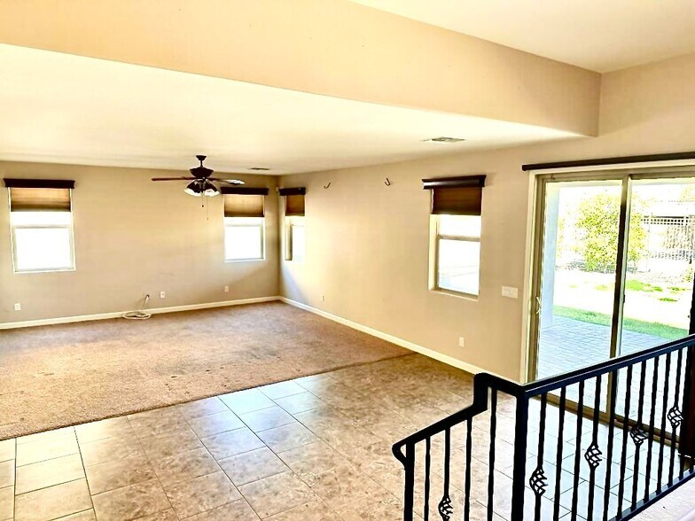 Building Photo - 722 E Sipapu Dr