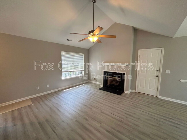 Building Photo - 401 Cedarcroft Dr