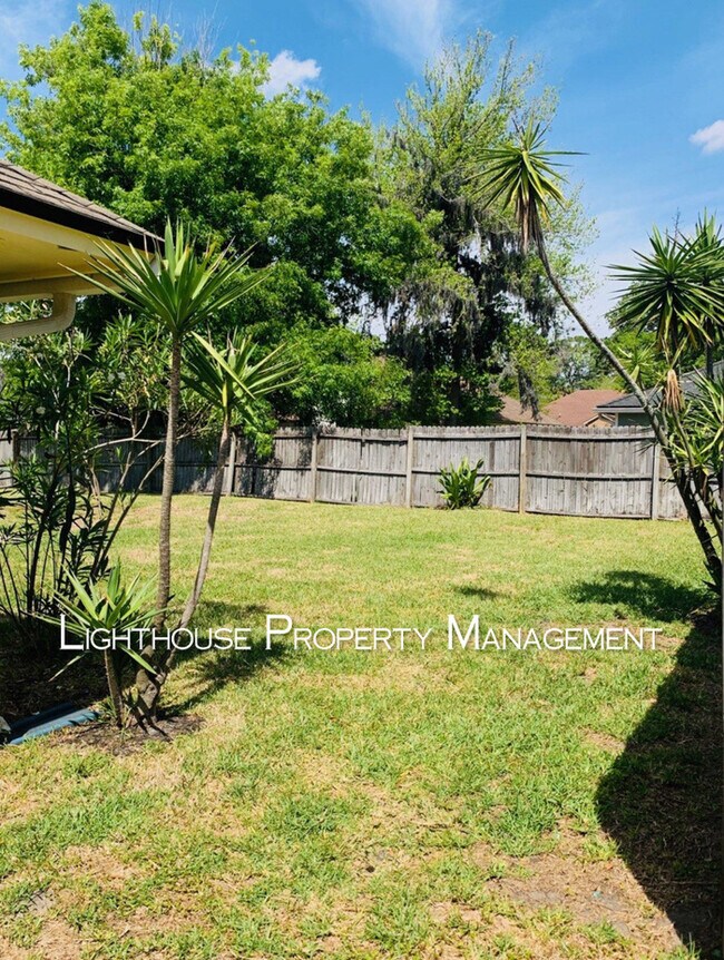 Building Photo - Pristine 3/2 in University Park!  Won't Last Long!