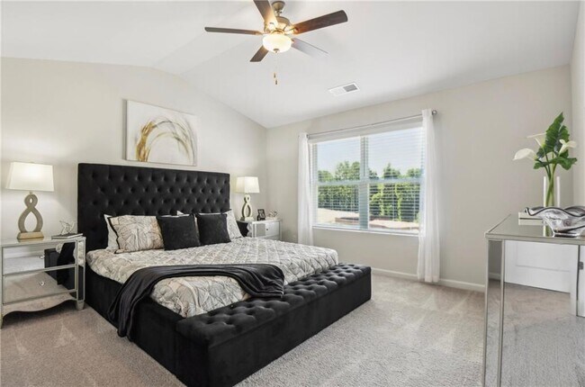 Building Photo - 553 Cygnet Ln