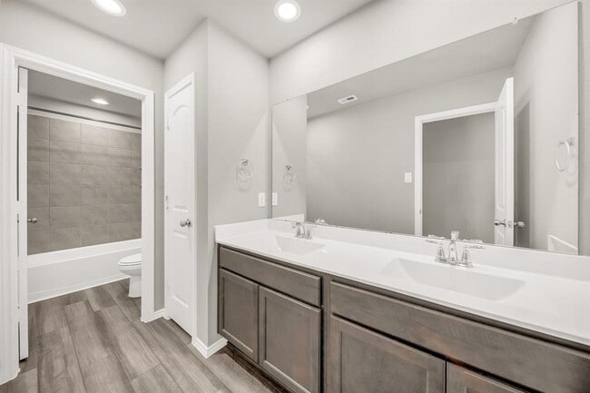 Building Photo - 9244 Inland Leather Ln