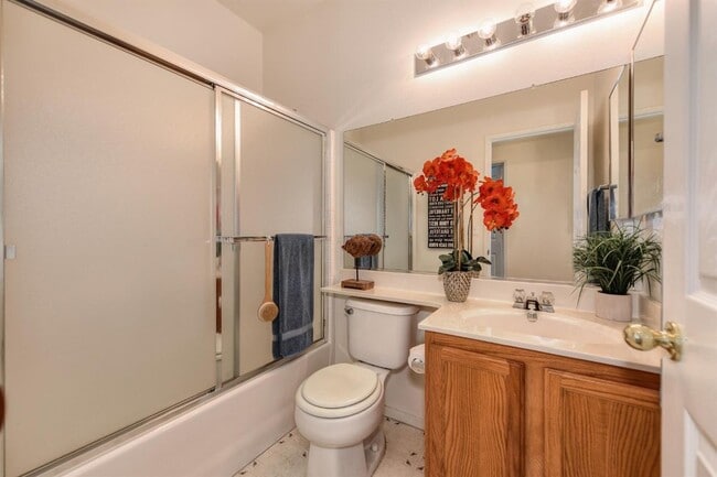 Building Photo - Home for Rent in Gold River, CA