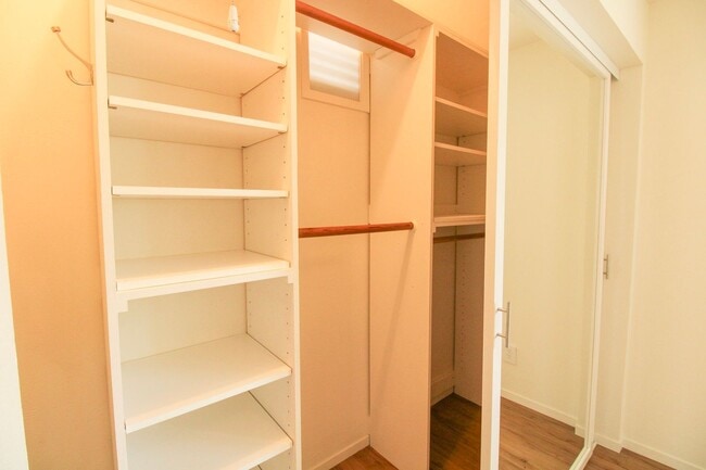 Building Photo - 2067-2071 Story St