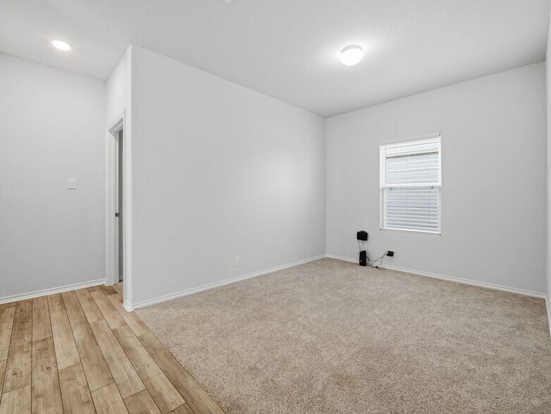 Building Photo - 4615 Serpens