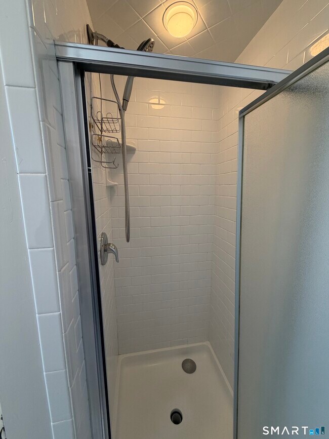 Building Photo - 130 Rock Spring Rd