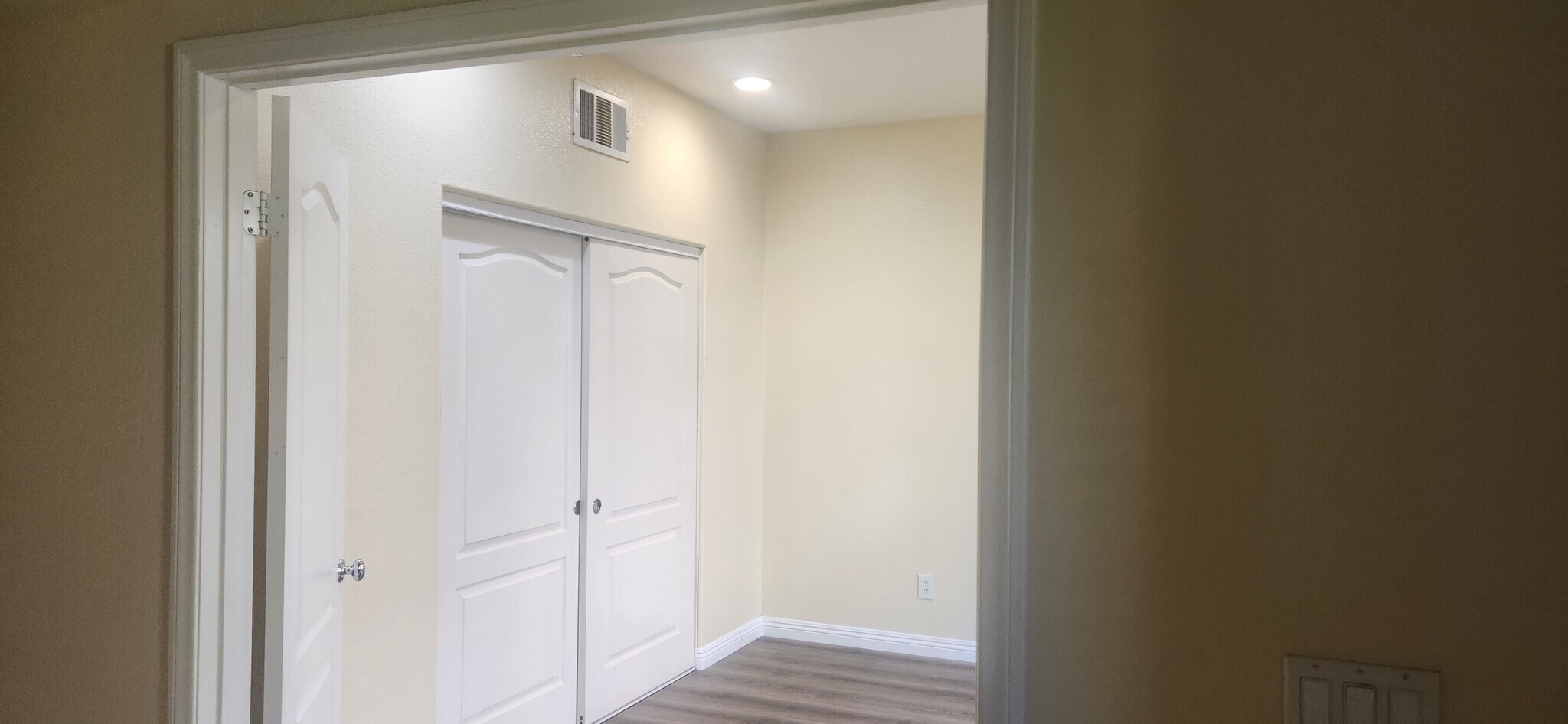 Building Photo - 238 Marquette Ave