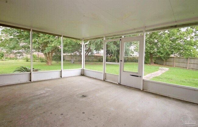 Building Photo - 127 Tobago Ct