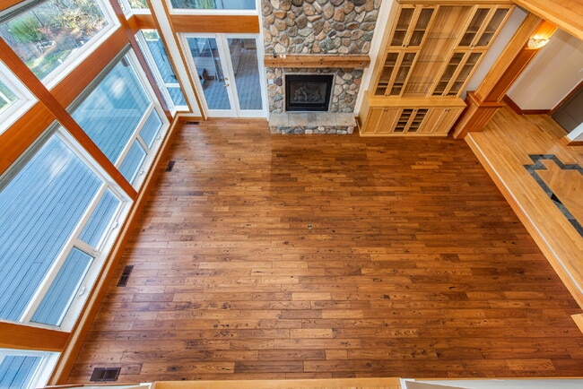 Building Photo - Beautiful Custom Home Overlooking Sequim Bay