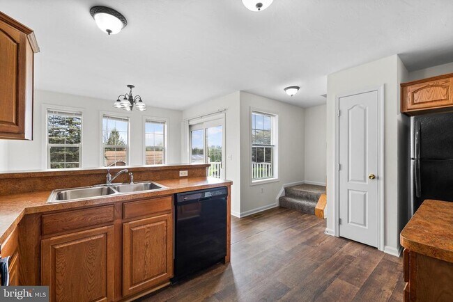 Building Photo - 17 Shady Tree Ct