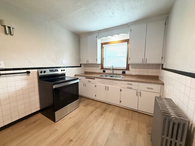 Building Photo - 328 Olmstead Ave