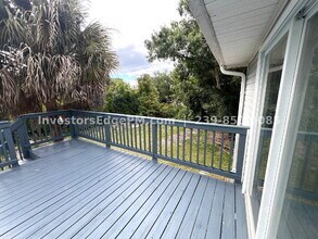 Building Photo - Beautifully Renovated 2BR w/ Loft & Private Deck