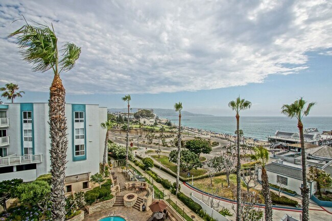 Building Photo - 2BR/2BA Condo with Stunning Ocean Views & ...