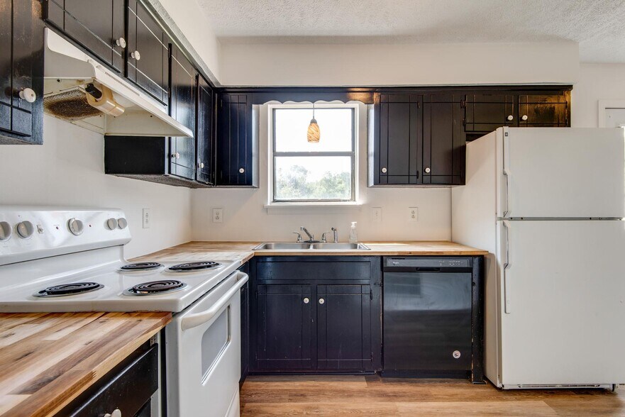 Building Photo - 836 Miller Estates Rd