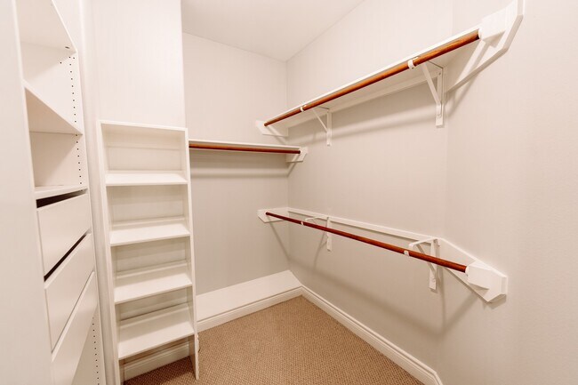 Building Photo - 1403 Dart St