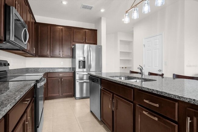 Building Photo - 2498 Empress Dr