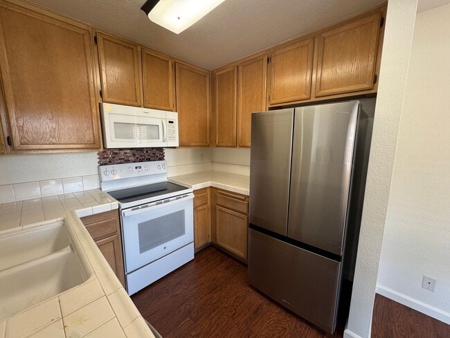 Building Photo - Mirasol 2 Bedroom Condo!