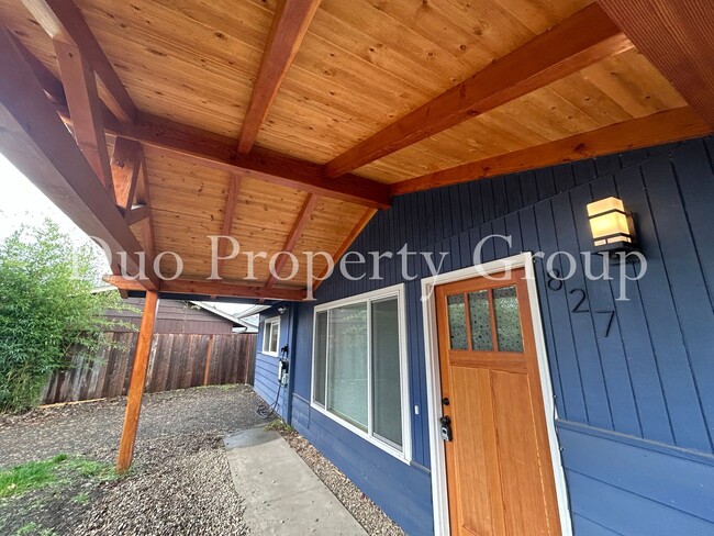 Building Photo - Updated South Eugene Home with Large Yard