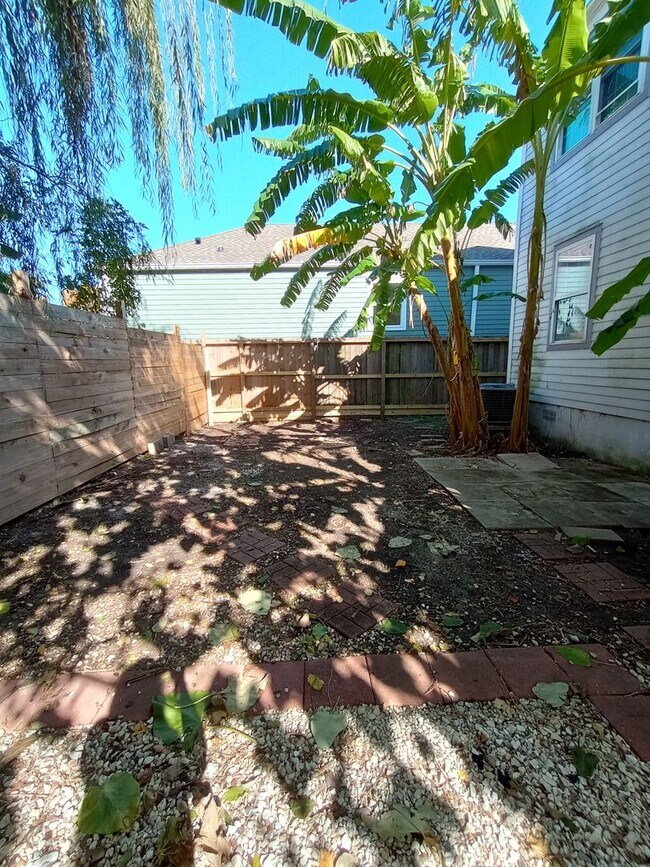 Building Photo - General Ogden