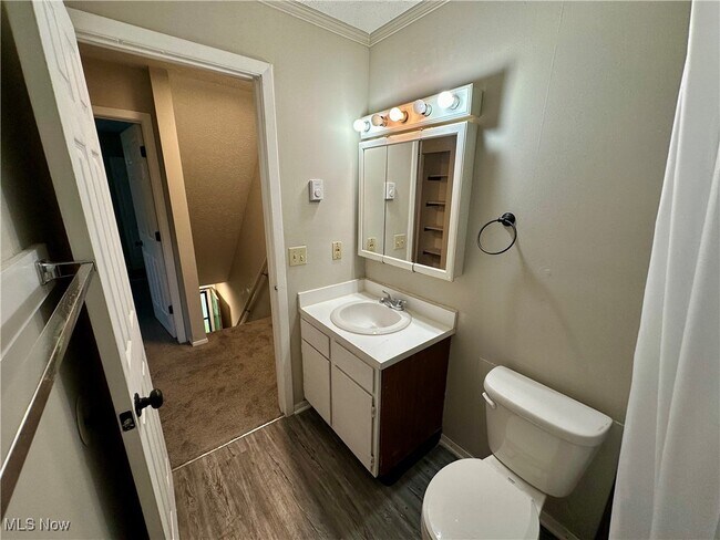 Building Photo - 221 Brunswick Dr