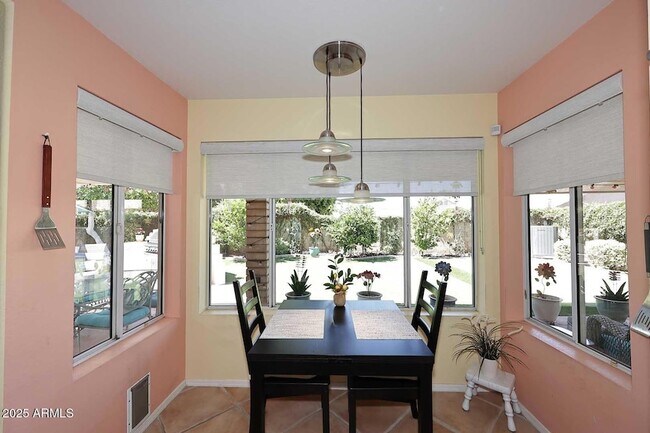 Building Photo - 359 W Brisa Dr