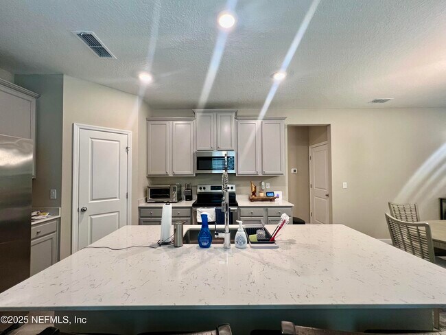 Building Photo - 2904 Armsdale Rd