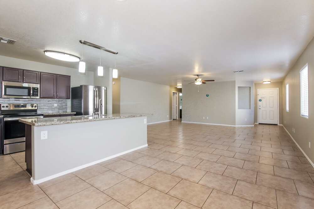 Building Photo - 14285 N Gil Balcome Ct