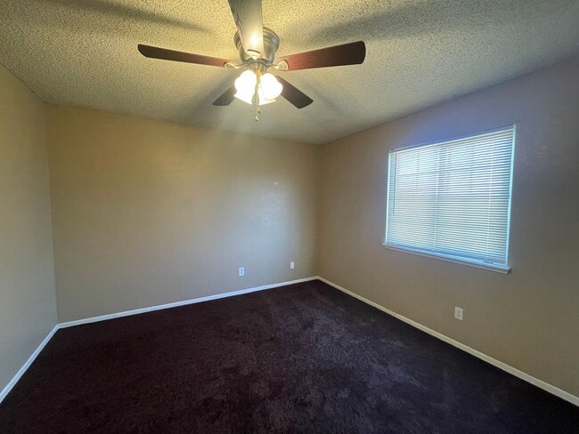 Building Photo - Move-In Ready 3-Bedroom Home with Backyard Living