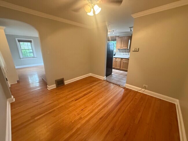 Building Photo - 9510 Campbell Ave