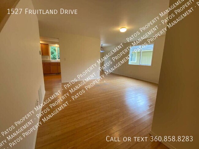 Building Photo - 1527 Fruitland Dr