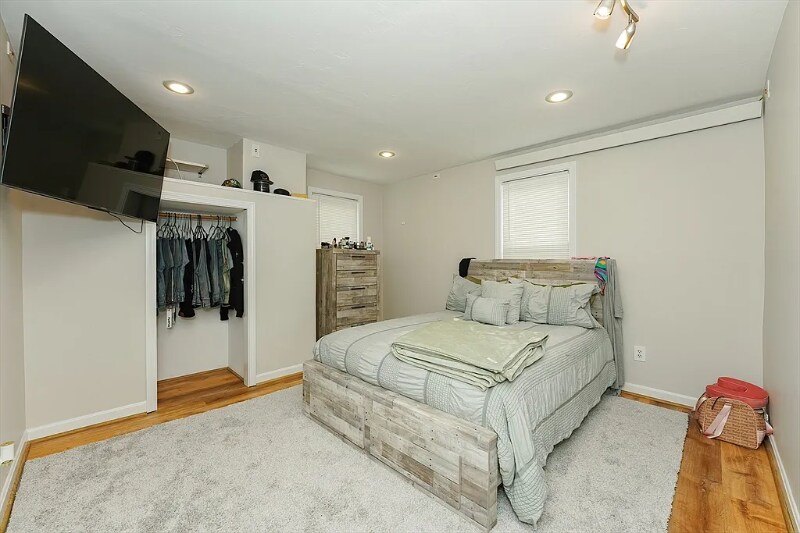 Building Photo - 35 Grove St