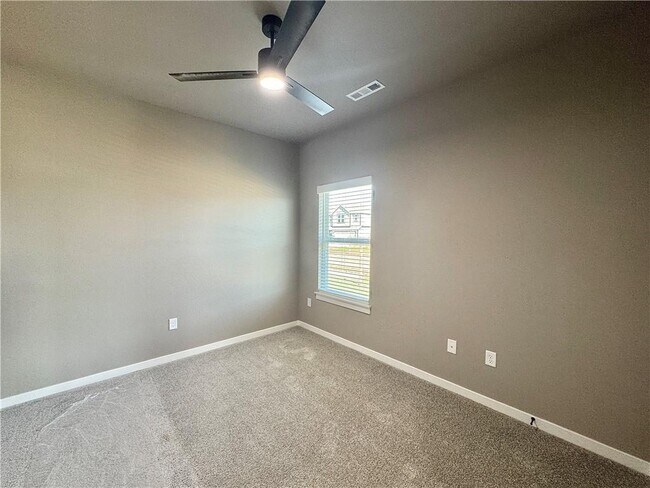 Building Photo - 5900 SW Desert Ave