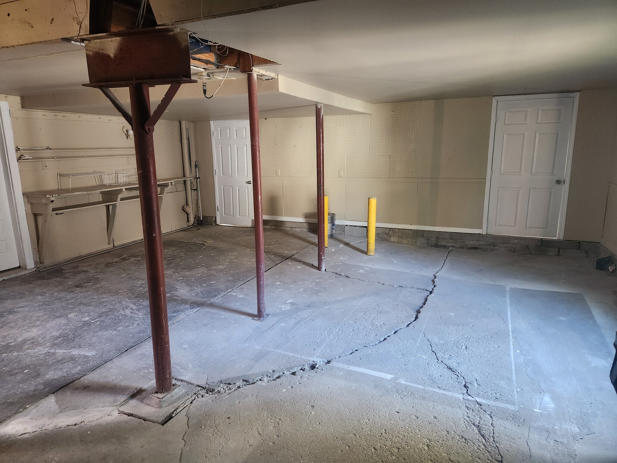 Building Photo - 5928 Fontana St