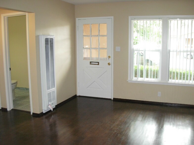 Building Photo - 1310 N Spurgeon St