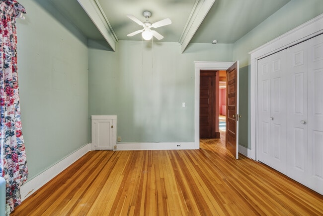 Building Photo - 87 Migeon Ave