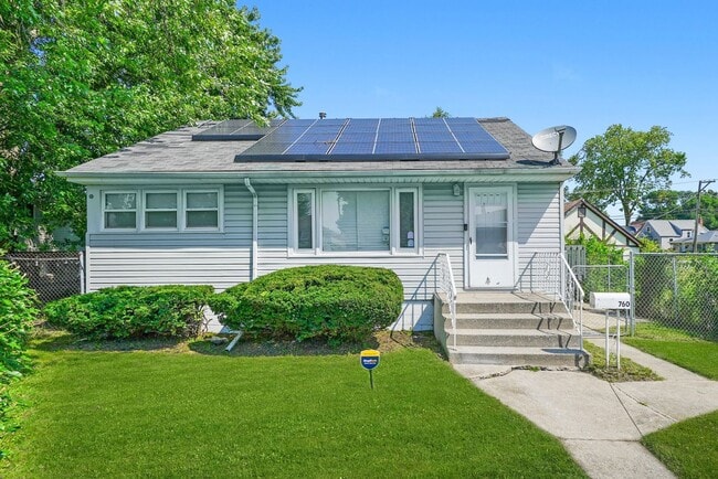 Building Photo - 760 Sibley Blvd