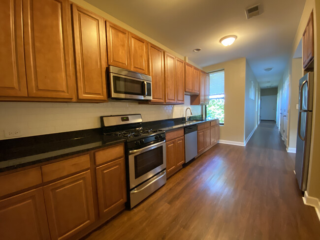 Floorplan - 920 W Cullom