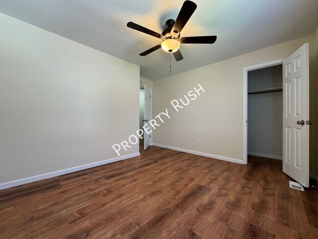 Building Photo - 1511 Rustic Dr