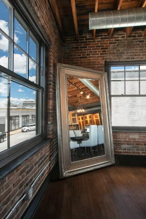 Building Photo - 3041 Olive St