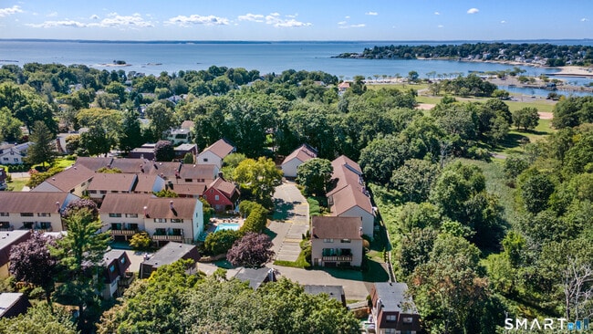 Building Photo - 202 Soundview Ave
