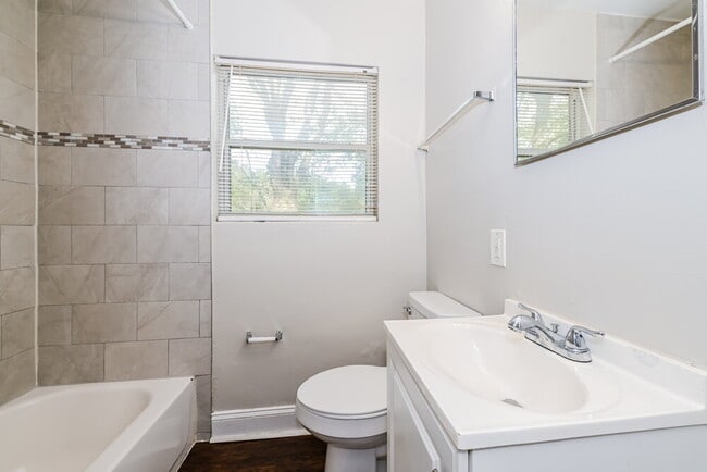 Building Photo - 3041 Detroit Cir N