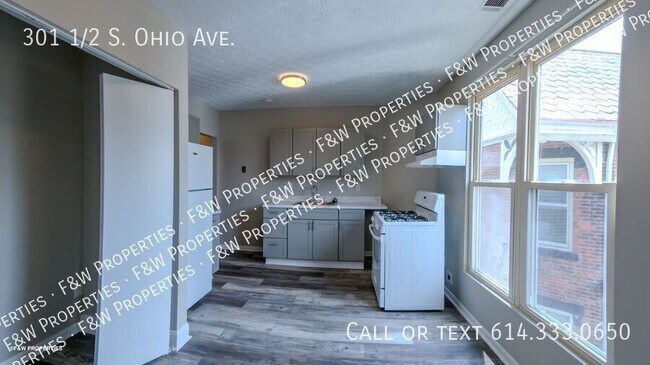 Building Photo - 301 1/2 S. Ohio Ave.-