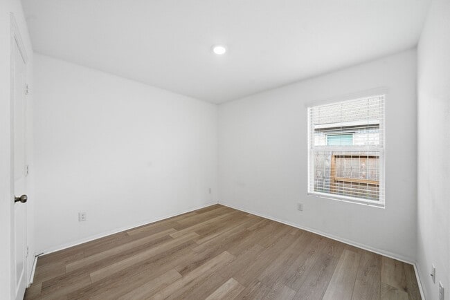 Building Photo - 7335 Greenbriar Cayon Ln